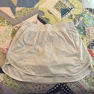 Lululemon Hotty Hot skirt